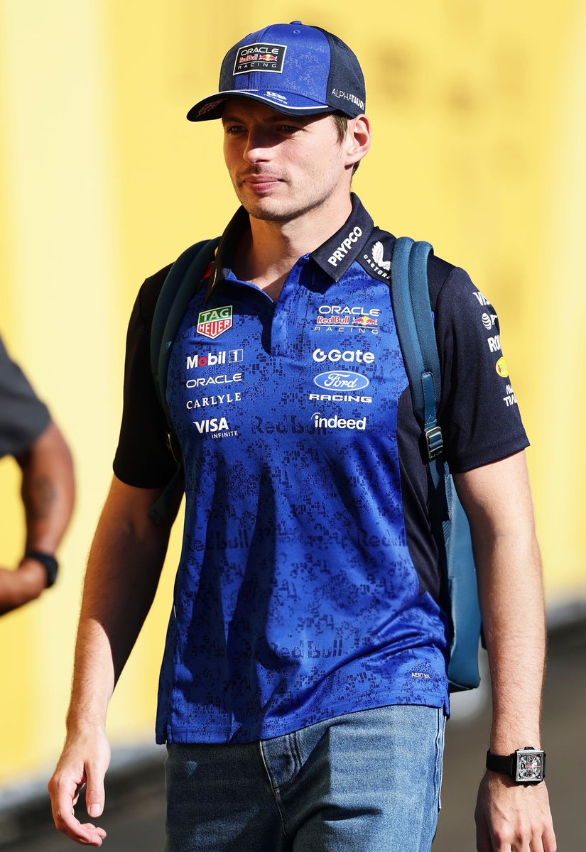 verstappenews's tweet photo. Max has arrived to the paddock! https://t.co/aUMigxepbm