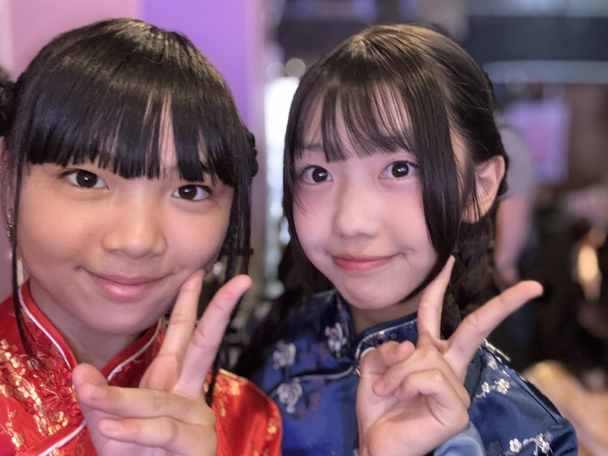 YumenoToa's tweet photo. 朝公演はチャイナドレス、昼公演はゆめかわ衣装❣️
たくさん可愛いお洋服着れて嬉しいっ💕
れいちゃん、ひまりぃちゃん、楽しかったよー💙💛
ありがとう🧡 https://t.co/akZAsr9SK4