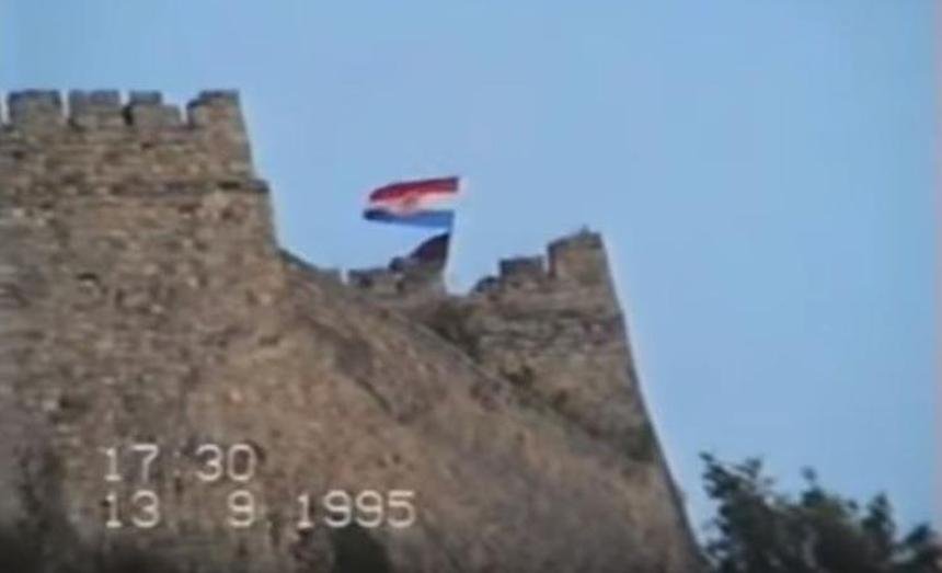 Chronista_'s tweet photo. 13. rujna 1995.
Ulazak HVO u Jajce. https://t.co/pFvwwNGeB3
