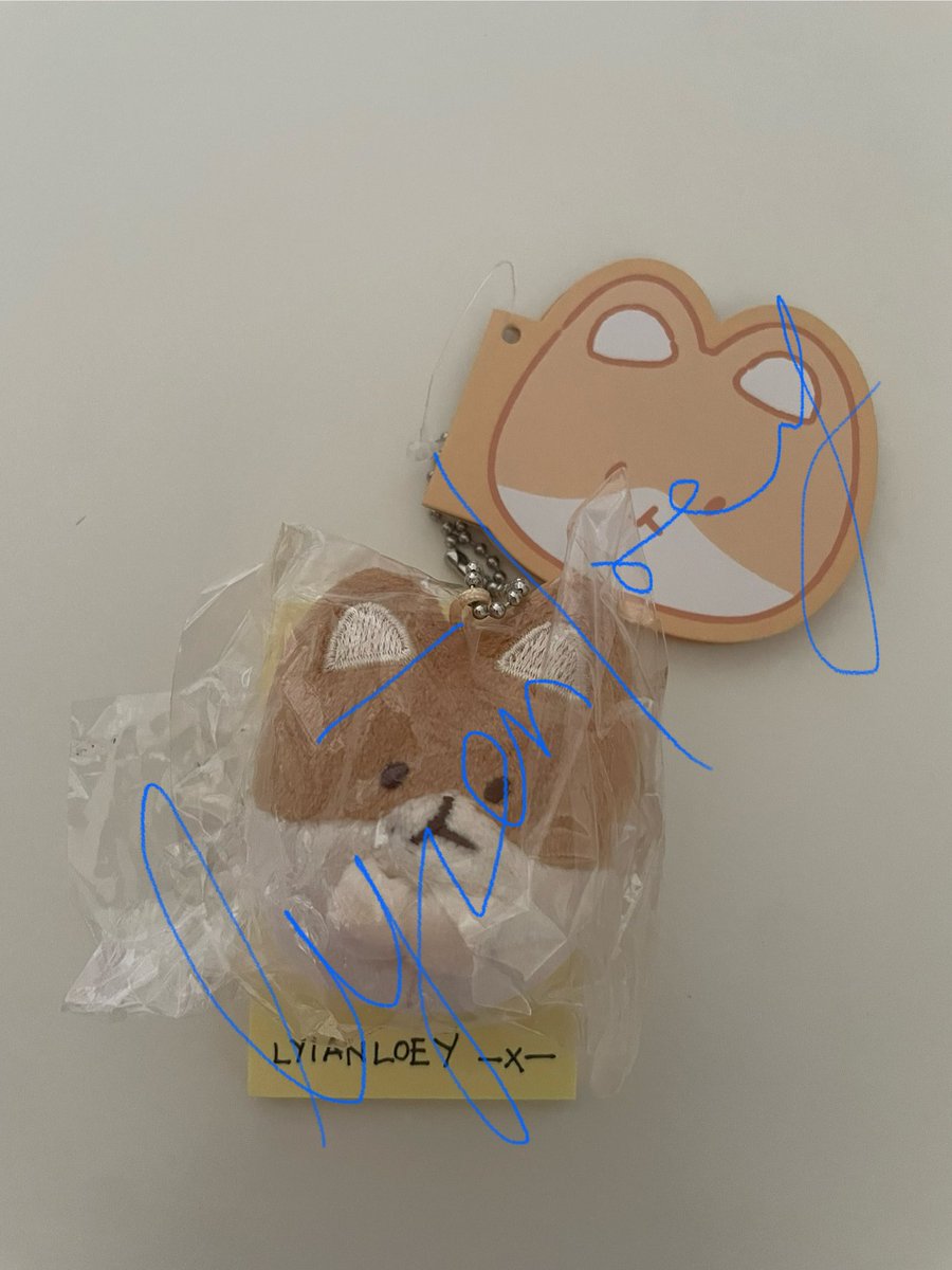lyianloey's tweet photo. WTS 

BAEKHYUN TEOLAEGI OFFICIAL MERCH
- mini plush ottugi
- pc holder
 
Malaysian only 🇲🇾 
DM for details

#baekhyun #백현 #타래기 #teolaegi #pasarexo @pasar_EXO (would really appreciate if can rt) https://t.co/Ezk7J4hmh5