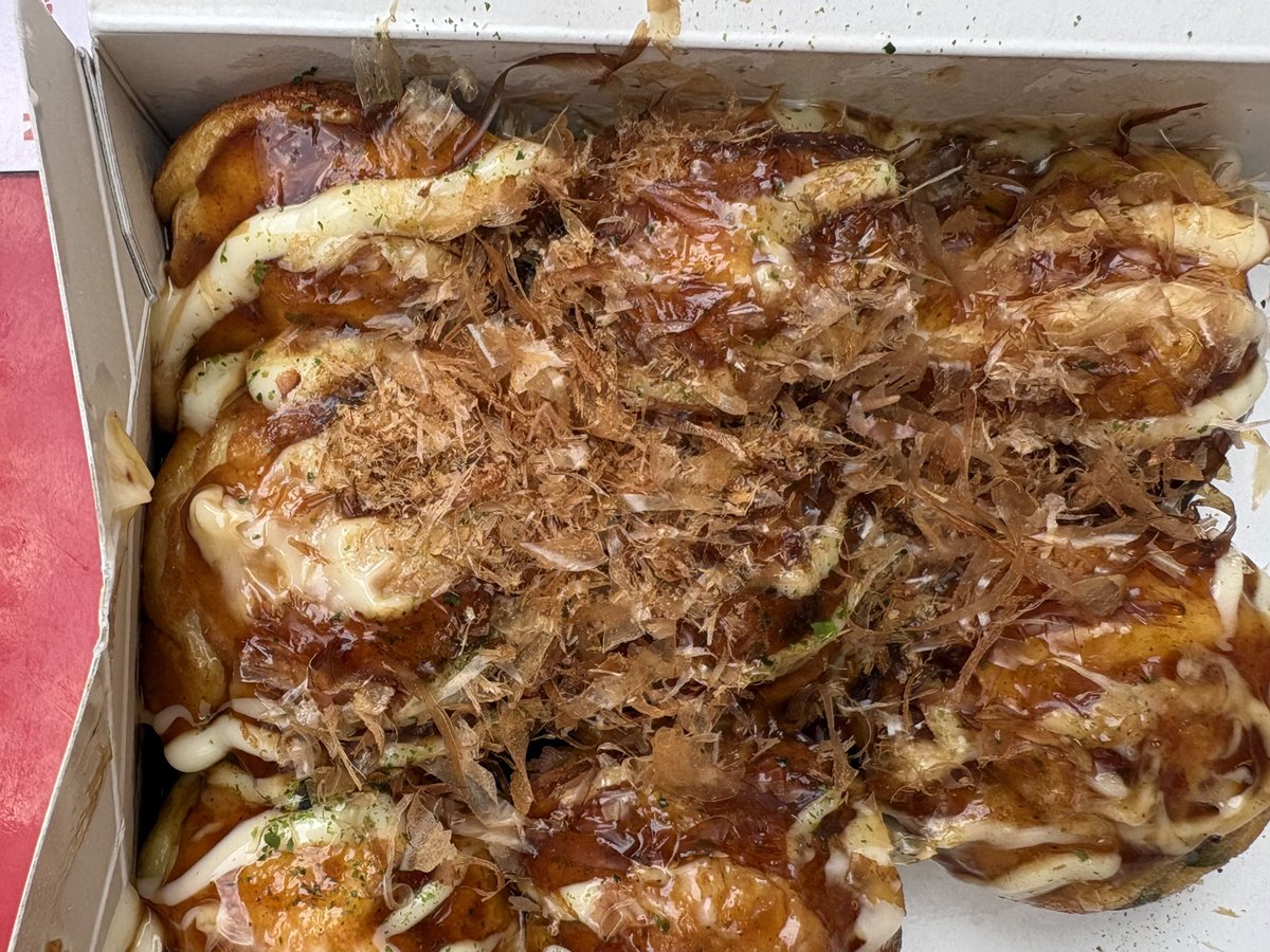 youhei_don's tweet photo. 大阪旅行でたこ焼き三昧🐙
甲賀流のねぎポンがイチオシ https://t.co/5gNQbV3kJr