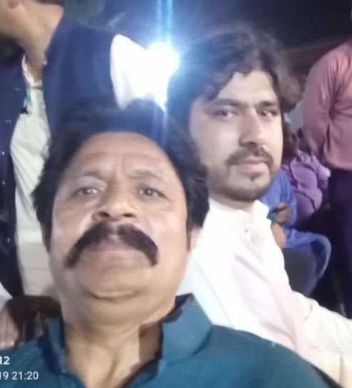 SHABAZGIL's tweet photo. اشتیاق بھائی وفات پا گئے۔  پولیس کے چھاپے میں وہ جھلس گئے تھے۔ بے غیرتوں  نے ایک اور معصوم پاکستانی کو قتل کر دیا۔ خدا قاتلوں کو غارت کرے۔ https://t.co/PAFVChQErN