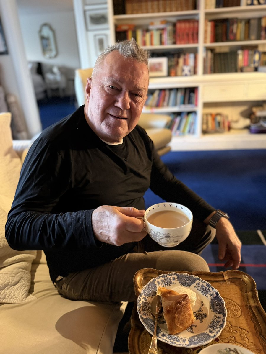 JimmyBarnes's tweet photo. Cake, tea and watching tv… my kinda Sunday. Hope you’ve all enjoyed this beautiful day. https://t.co/URCcyy3s9s