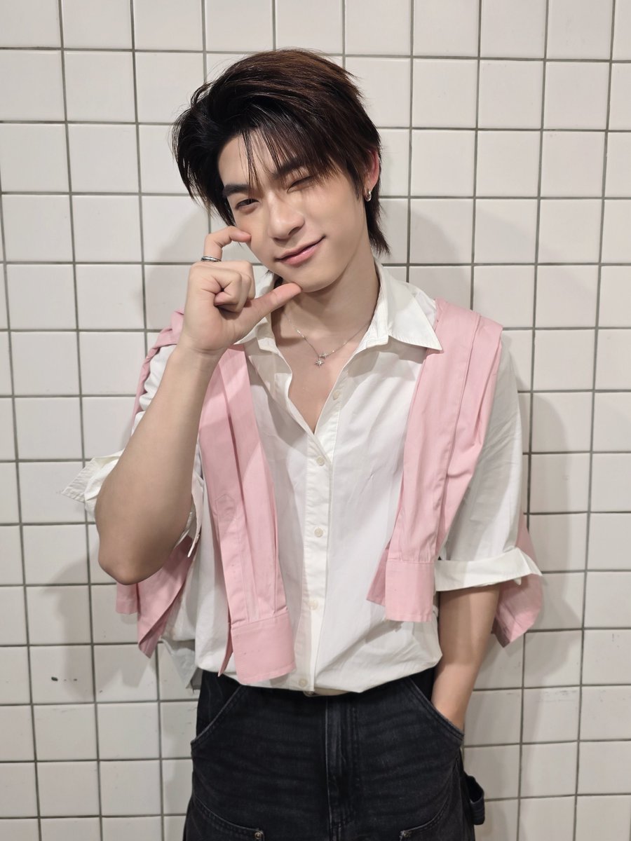 DomundiTV's tweet photo. ขอขอบคุณ “Pinklie Yop” ที่ให้เกียรติ “ตี๋ตี๋” @twnpich ได้มาร่วม Live พูดคุยและทำกิจกรรมสนุก ๆ ในวันนี้นะคะ 🥰

ขอขอบคุณแฟน ๆ ทุกคนที่มาเจอกัน รวมถึงแฟน ๆ ที่ติดตามรับชม Live และส่งกำลังใจมาให้ตี๋ตี๋ด้วยนะคะ 🫶🏻✨️

#TeeteeXPinklie https://t.co/5NtvC0844e