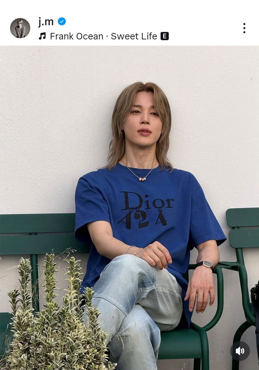 PJimin_Uruguay's tweet photo. JIMIN tiene una nueva publicación en su IG oficial, vamos a darle mucho amor.
Amamos su belleza en el look Dior 💛
Like, 🔁, comparte y guarda 
🔗https://t.co/4mCiA0eg3I

DIOR GLOBAL AMBASSADOR JIMIN
#JIMIN #ParkJimin #지민 https://t.co/Wh3WrZzkFz