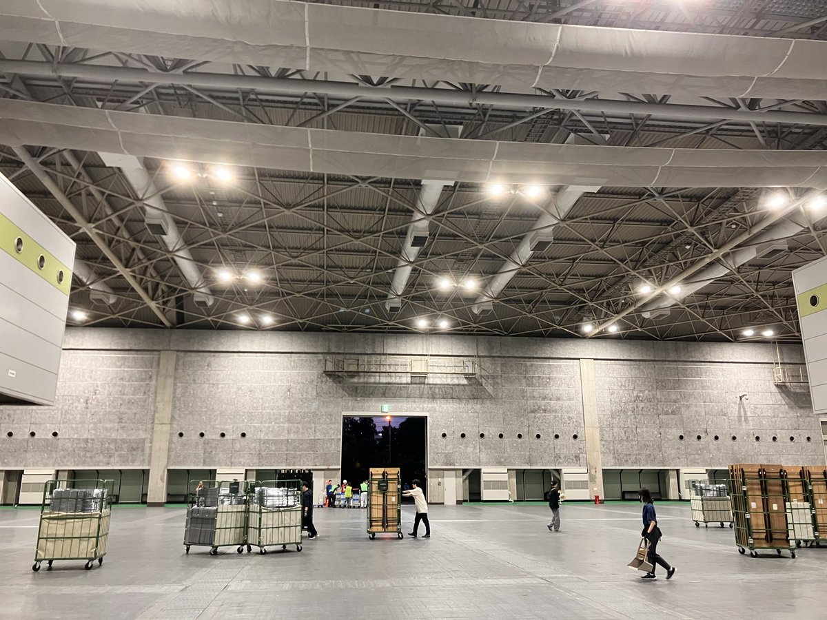 tukitomari's tweet photo. 初めて完全撤収まで参加しました。
そして初めて販売部数20部を超えられました！去年より多くの方に手に取っていただけました🙏

ありがとうございました！

次回は初の文学フリマ東京です🛸

#文学フリマ #文学フリマ大阪14 https://t.co/lvnZKCnxvF
