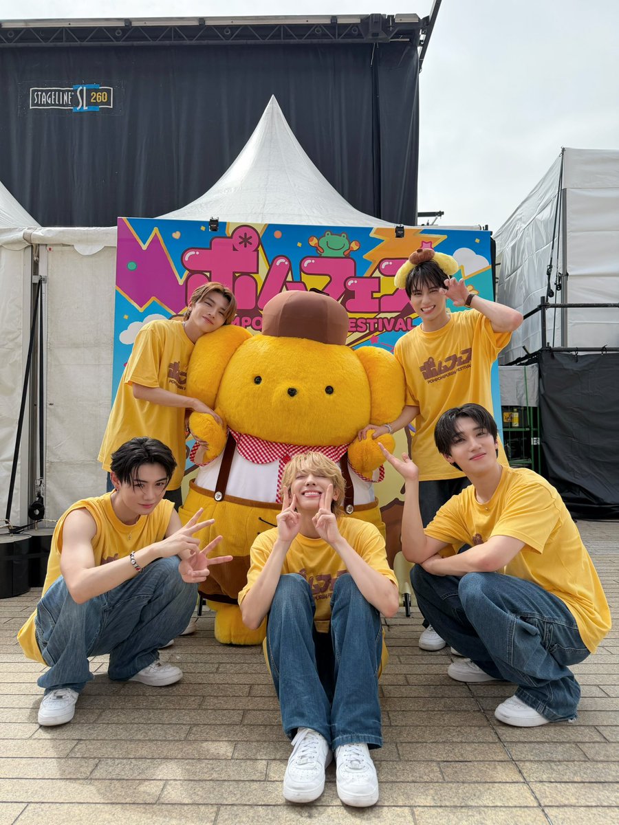 wildblue_ykme's tweet photo. [WILD BLUE]

「ポムフェス POMPOMPURIN FESTIVAL」
ありがとうございました✨

'君の笑顔とあの空' スペシャルコラボ！
歌って踊ってくれて可愛すぎました🍮

プリンくん、③⓪周年おめでとうございます！

@purin_sanrio 
#ポムフェス #ポムポムプリン
#WILDBLUE https://t.co/TkhbPTNGHx