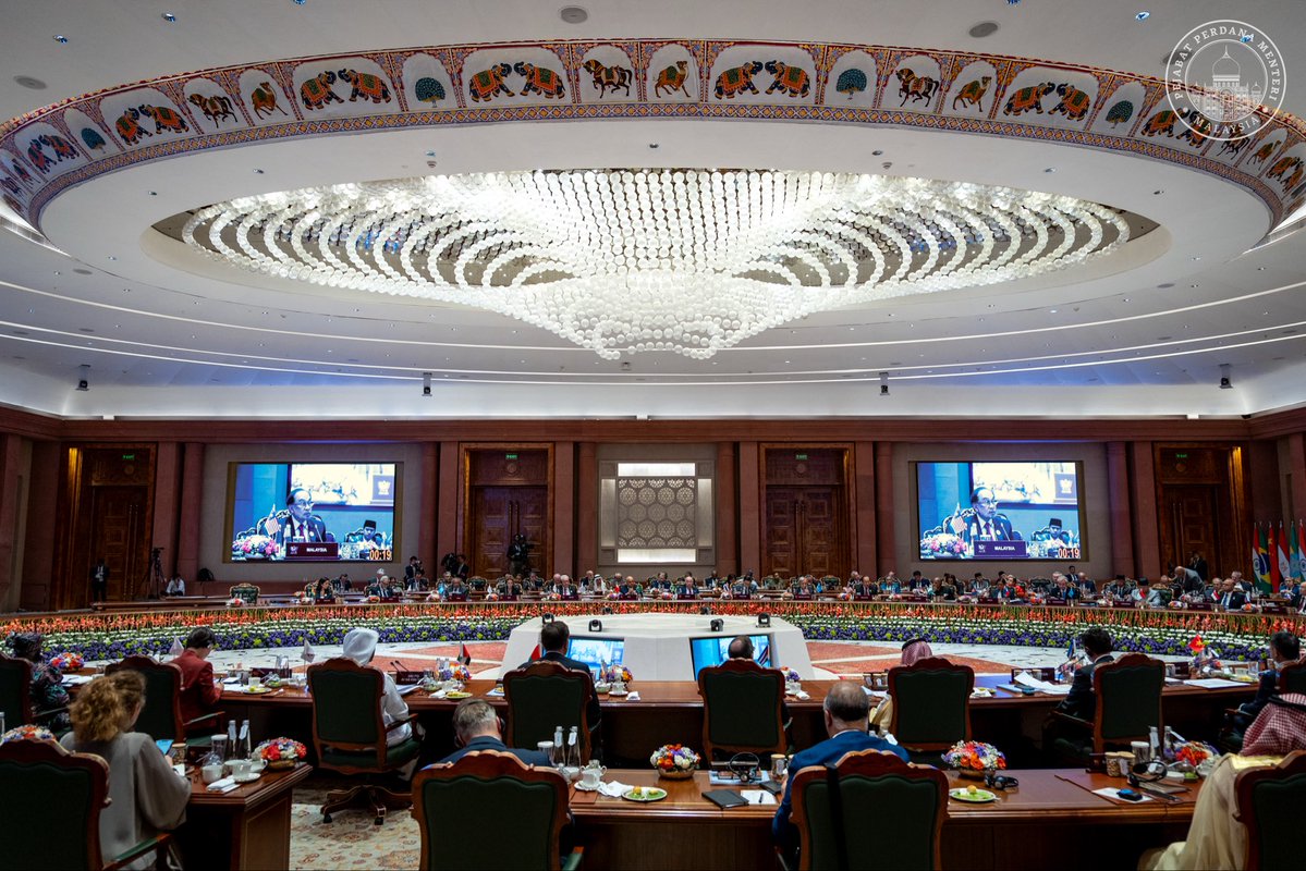 anwaribrahim's tweet photo. Berucap di hadapan pimpinan dunia pada Sidang Kemuncak Pemimpin-Pemimpin BRICS ke-18 di New Delhi hari ini, saya menyampaikan penghargaan Malaysia kepada India atas penganjuran sidang yang amat bertepatan tatkala dunia berdepan perubahan besar dalam landskap ekonomi dan geopolitik.

Teknologi berkembang pada kadar yang belum pernah disaksikan, tatkala sebahagian besar negara sedang membangun masih bergelut untuk mencapai kemajuan ekonomi. Terlalu banyak negara dibelenggu hutang sehingga lebih banyak dibelanjakan untuk membayar faedah berbanding berbelanja untuk pendidikan atau kesihatan. 

Justeru, sistem pembiayaan antarabangsa perlu lebih adil dan tidak menjerumuskan negara ke dalam hutang yang tidak tertanggung hanya kerana mahu memenuhi keperluan asas rakyat.

Saya turut menekankan keperluan mempercepat inisiatif melalui New Development Bank, memperluas penggunaan mata wang tempatan dalam perdagangan serta memanfaatkan potensi besar pasaran modal Islam.

Negara-negara BRICS juga harus berganding melalui langkah nyata untuk merungkai amalan perdagangan tidak adil, berkongsi pengalaman pembangunan serta memperkukuh kerjasama dalam bidang baharu termasuk semikonduktor dan kecerdasan buatan.

Peralihan hijau mesti mengambil kira realiti dan tahap pembangunan setiap negara kerana tidak semua mampu bergerak pada kadar atau melalui jalan yang sama. BRICS memiliki kelebihan geoekonomi menerusi pasarannya yang luas, sekali gus membuka ruang mempelbagaikan perdagangan, mengurangkan kebergantungan kepada pasaran tradisional Barat serta menjana kemakmuran bersama.

Namun, kita tidak boleh berbicara tentang pertumbuhan terangkum selagi peperangan terus melonjakkan harga tenaga dan mengancam laluan laut yang menjadi nadi ekonomi dunia. Pencerobohan Israel di Asia Barat turut menyebabkan negara-negara yang tidak terlibat dalam peperangan ini menanggung akibat melalui inflasi dan ketidaktentuan ekonomi. Pendirian Malaysia jelas: kedaulatan mesti dihormati, orang awam dilindungi dan laluan utama ekonomi dunia tidak boleh dijadikan medan pertempuran.

Malaysia percaya BRICS mesti berani menyatakan pendirian bahawa pendudukan haram, penjajahan serta keganasan tidak boleh terus dibiarkan, dan setiap nyawa manusia wajib dipertahankan tanpa mengira di mana mereka berada. 

Bagi Malaysia, autonomi strategik bererti kebebasan menentukan haluan serta keberanian mempertahankan pendirian tatkala diuji. Sebagai Negara Rakan BRICS, Malaysia bersedia menyumbang dengan semangat ini.

=====

Addressed the 18th BRICS Summit in New Delhi today, where I conveyed Malaysia’s appreciation to India for convening this timely session amid profound shifts in the global economic and geopolitical landscape.

We meet at a moment of great contradiction. Technology has rarely advanced faster, yet for much of the developing world, economic uplift remains remote. Too many countries are in debt distress or at serious risk of it, while far too many people live in countries where more is spent on interest than on teaching the young or tending the sick.

No nation should be forced to choose between honouring its debts and honouring its obligations to its people. Financing must therefore be fit for purpose, ensuring that meeting basic needs and providing public goods do not leave countries carrying debts they cannot sustain. Commercial capital also has an important role, provided it is deployed on sound and sustainable terms.

I stressed the need to advance initiatives through the New Development Bank, mechanisms for local currency settlements and the immense potential of Islamic capital markets. We must also act jointly through concrete measures to dismantle unfair trading practices, share our development experience and strengthen technical cooperation and training in emerging fields, including semiconductors and artificial intelligence.

(Full statement on Anwar Ibrahim’s Facebook page)

#MalaysiaMADANI 
#DiplomasiMADANI 
#YakinMADANI