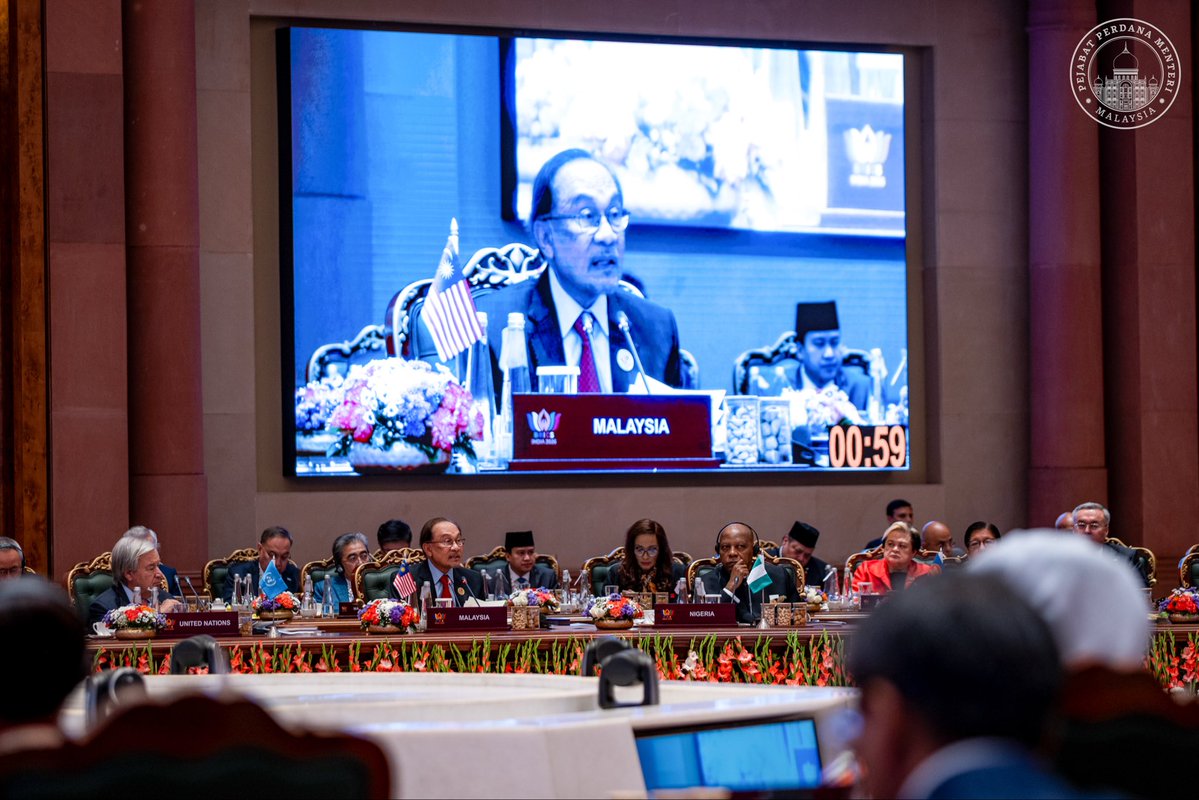 anwaribrahim's tweet photo. Berucap di hadapan pimpinan dunia pada Sidang Kemuncak Pemimpin-Pemimpin BRICS ke-18 di New Delhi hari ini, saya menyampaikan penghargaan Malaysia kepada India atas penganjuran sidang yang amat bertepatan tatkala dunia berdepan perubahan besar dalam landskap ekonomi dan geopolitik.

Teknologi berkembang pada kadar yang belum pernah disaksikan, tatkala sebahagian besar negara sedang membangun masih bergelut untuk mencapai kemajuan ekonomi. Terlalu banyak negara dibelenggu hutang sehingga lebih banyak dibelanjakan untuk membayar faedah berbanding berbelanja untuk pendidikan atau kesihatan. 

Justeru, sistem pembiayaan antarabangsa perlu lebih adil dan tidak menjerumuskan negara ke dalam hutang yang tidak tertanggung hanya kerana mahu memenuhi keperluan asas rakyat.

Saya turut menekankan keperluan mempercepat inisiatif melalui New Development Bank, memperluas penggunaan mata wang tempatan dalam perdagangan serta memanfaatkan potensi besar pasaran modal Islam.

Negara-negara BRICS juga harus berganding melalui langkah nyata untuk merungkai amalan perdagangan tidak adil, berkongsi pengalaman pembangunan serta memperkukuh kerjasama dalam bidang baharu termasuk semikonduktor dan kecerdasan buatan.

Peralihan hijau mesti mengambil kira realiti dan tahap pembangunan setiap negara kerana tidak semua mampu bergerak pada kadar atau melalui jalan yang sama. BRICS memiliki kelebihan geoekonomi menerusi pasarannya yang luas, sekali gus membuka ruang mempelbagaikan perdagangan, mengurangkan kebergantungan kepada pasaran tradisional Barat serta menjana kemakmuran bersama.

Namun, kita tidak boleh berbicara tentang pertumbuhan terangkum selagi peperangan terus melonjakkan harga tenaga dan mengancam laluan laut yang menjadi nadi ekonomi dunia. Pencerobohan Israel di Asia Barat turut menyebabkan negara-negara yang tidak terlibat dalam peperangan ini menanggung akibat melalui inflasi dan ketidaktentuan ekonomi. Pendirian Malaysia jelas: kedaulatan mesti dihormati, orang awam dilindungi dan laluan utama ekonomi dunia tidak boleh dijadikan medan pertempuran.

Malaysia percaya BRICS mesti berani menyatakan pendirian bahawa pendudukan haram, penjajahan serta keganasan tidak boleh terus dibiarkan, dan setiap nyawa manusia wajib dipertahankan tanpa mengira di mana mereka berada. 

Bagi Malaysia, autonomi strategik bererti kebebasan menentukan haluan serta keberanian mempertahankan pendirian tatkala diuji. Sebagai Negara Rakan BRICS, Malaysia bersedia menyumbang dengan semangat ini.

=====

Addressed the 18th BRICS Summit in New Delhi today, where I conveyed Malaysia’s appreciation to India for convening this timely session amid profound shifts in the global economic and geopolitical landscape.

We meet at a moment of great contradiction. Technology has rarely advanced faster, yet for much of the developing world, economic uplift remains remote. Too many countries are in debt distress or at serious risk of it, while far too many people live in countries where more is spent on interest than on teaching the young or tending the sick.

No nation should be forced to choose between honouring its debts and honouring its obligations to its people. Financing must therefore be fit for purpose, ensuring that meeting basic needs and providing public goods do not leave countries carrying debts they cannot sustain. Commercial capital also has an important role, provided it is deployed on sound and sustainable terms.

I stressed the need to advance initiatives through the New Development Bank, mechanisms for local currency settlements and the immense potential of Islamic capital markets. We must also act jointly through concrete measures to dismantle unfair trading practices, share our development experience and strengthen technical cooperation and training in emerging fields, including semiconductors and artificial intelligence.

(Full statement on Anwar Ibrahim’s Facebook page)

#MalaysiaMADANI 
#DiplomasiMADANI 
#YakinMADANI