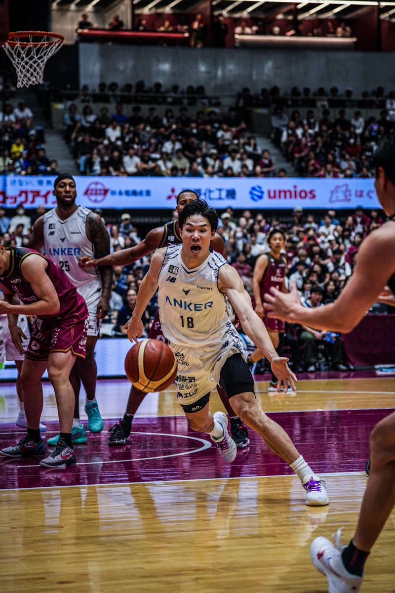 mijinko_basket's tweet photo. #長崎ヴェルカ
 #馬場雄大 選手

馬場雄大の何がいいって、こういうところなんだよね

スリーもダンクもボールハンドリングもスティールもディフェンスももちろんだけど
こういう"次の一手"をなにがなんでも作り出さんとする気概がプレーの節々に表れてる…！

最高にあっちぃ選手だよね😤 https://t.co/lPmtl5ctYj