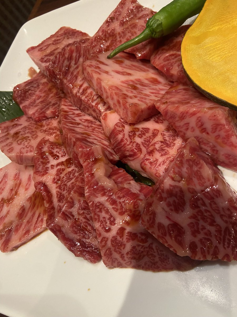 4quari_'s tweet photo. 上質な肉を、食らいます😋 https://t.co/ax7IUCWnlZ