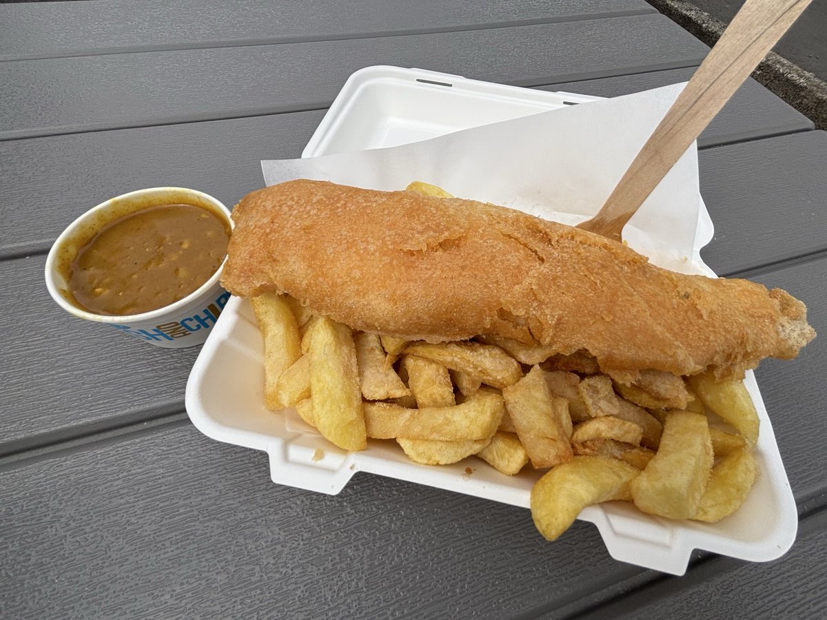 ChipDiaries's tweet photo. We had some very nice fish &amp; chips at The Codfather, Wakefield https://t.co/UZjgPLM4gg https://t.co/7wdcxwIFm6