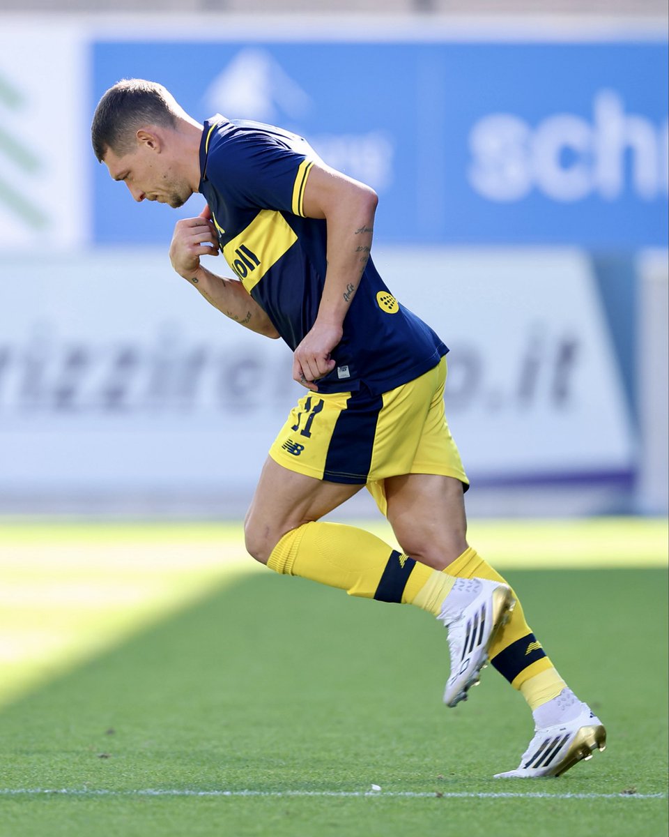 Modena_FC_1912's tweet photo. 🟡🔵🐔 L’esordio del Gallo ✅

#SudMod | #DaiGialli https://t.co/WIVs6bhblp