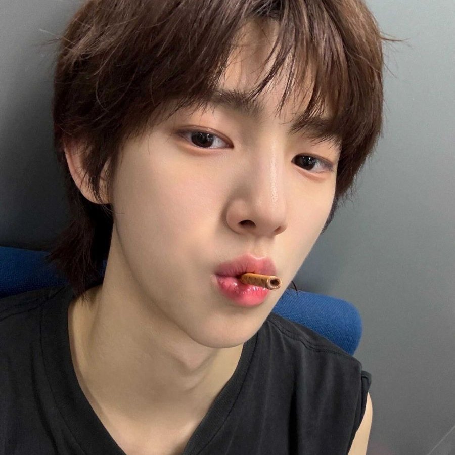 rinsfit's tweet photo. hi #moothunt ! 𓇼       

⌗ ‘09, filo, she/her   
⌗ ults are cortis, svt, nct dream, aespa   
⌗ not new to #stantwt / #kpoptwt  
⌗ any fandoms are welcome      

♡ and ↻ are appreciated ! ꣑ৎ https://t.co/WZ303UP9LL