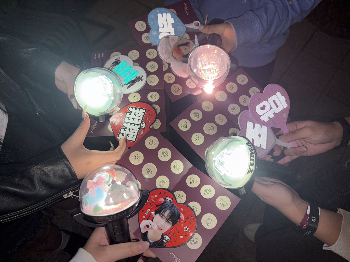 luvslzh's tweet photo. 앤팀이준스테이크죤맛이요 🤞🤞 https://t.co/9oTclHgfVS