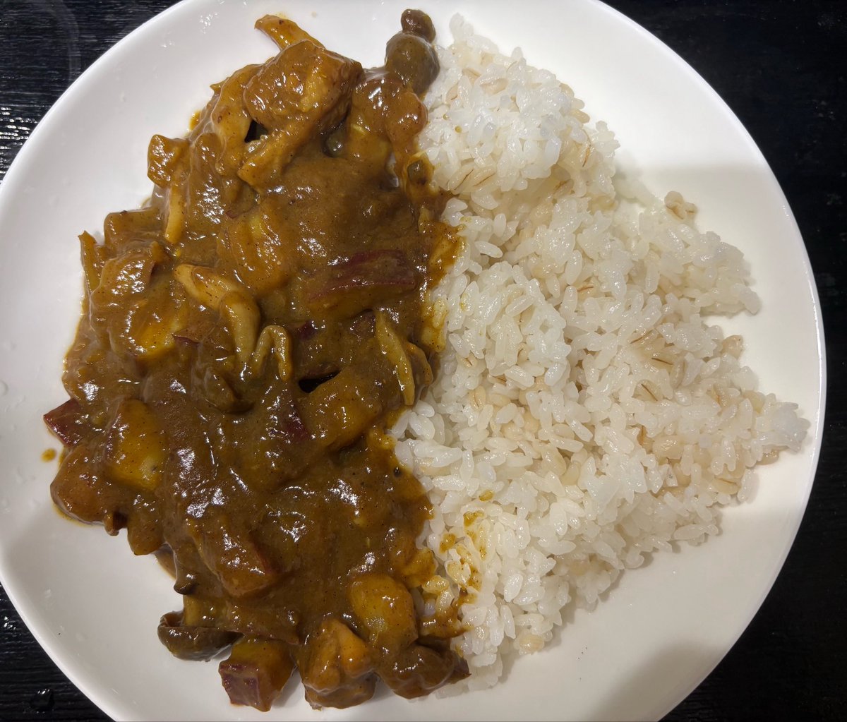 Pierrotyyyy's tweet photo. 夜は、さつまいもカレーよ

脳筋飯✨️さいこー https://t.co/Iol5tNcmG3