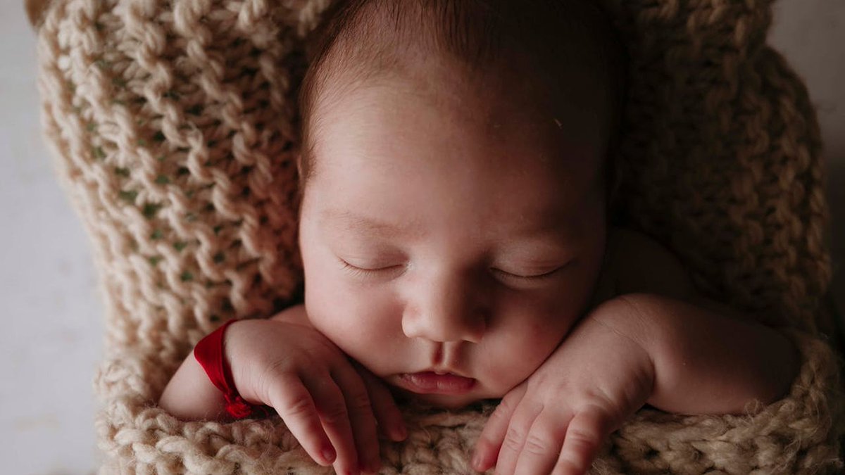 CzHasici's tweet photo. S rodící ženou uvízl v koloně. Policisté je doprovodili až do porodnice https://t.co/oAPOun9PuI
👶 Miminko na dopravu nečekalo. Cesta do porodnice se změnila v boj s časem. Pomohla policejní hlídka. ❤️#HasiciCZ #Policie #IZS #zásah #porod #doprava https://t.co/OFaINX3ex9