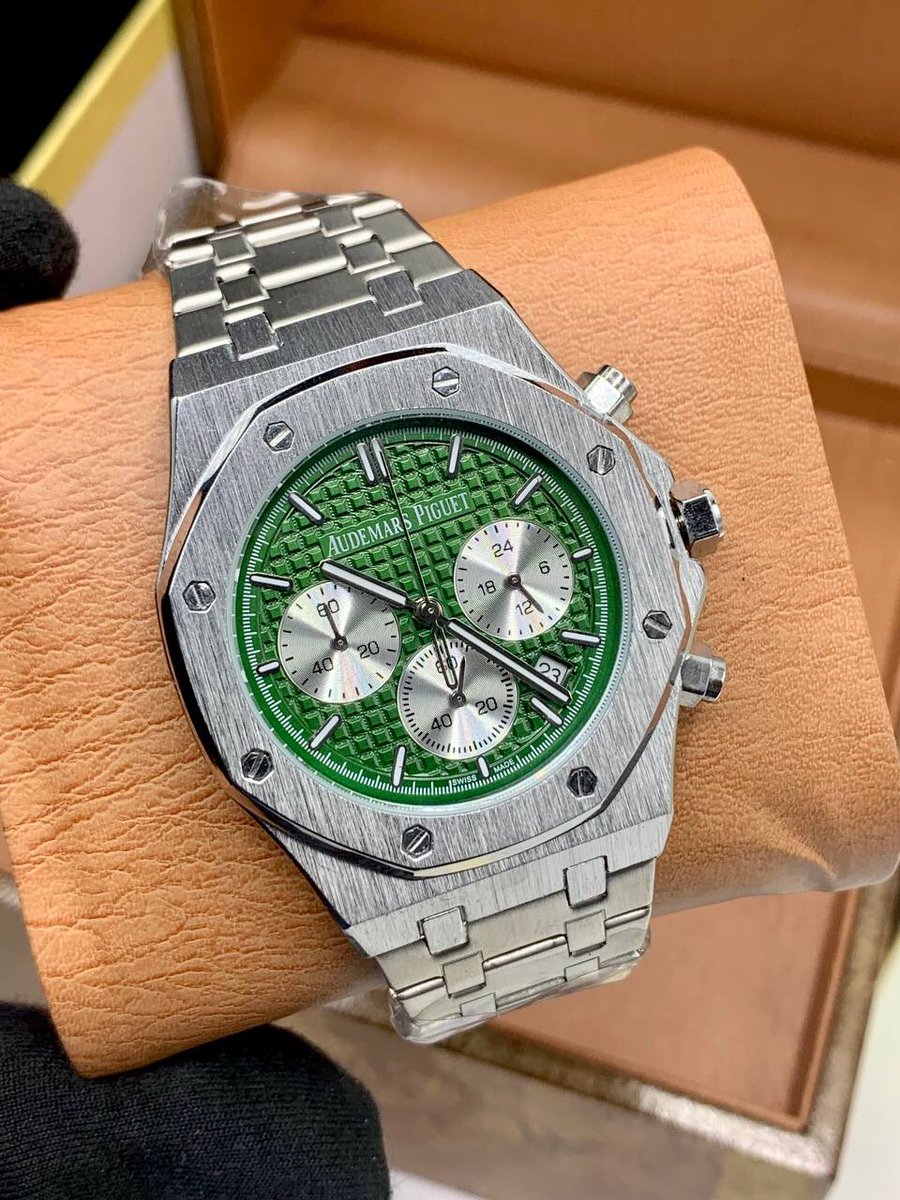 T1meless_ace's tweet photo. Mid Grade AP  Watch with WORKING CHRONOGRAPH💯💯💯

🏷45k https://t.co/gCHfVE3y5q