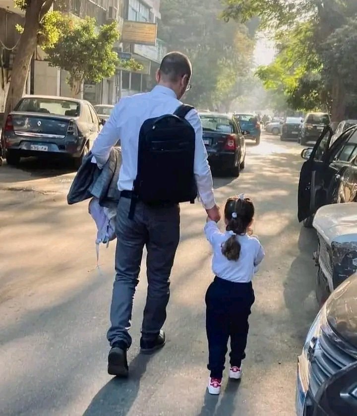 itsmouud's tweet photo. بمناسبه المدارس
انا عمري ما همل من رؤيه الصوره دي في كل مره بشوفها
ربنا يبارك فيه ويباركله فيها https://t.co/2HTHYcUrPr