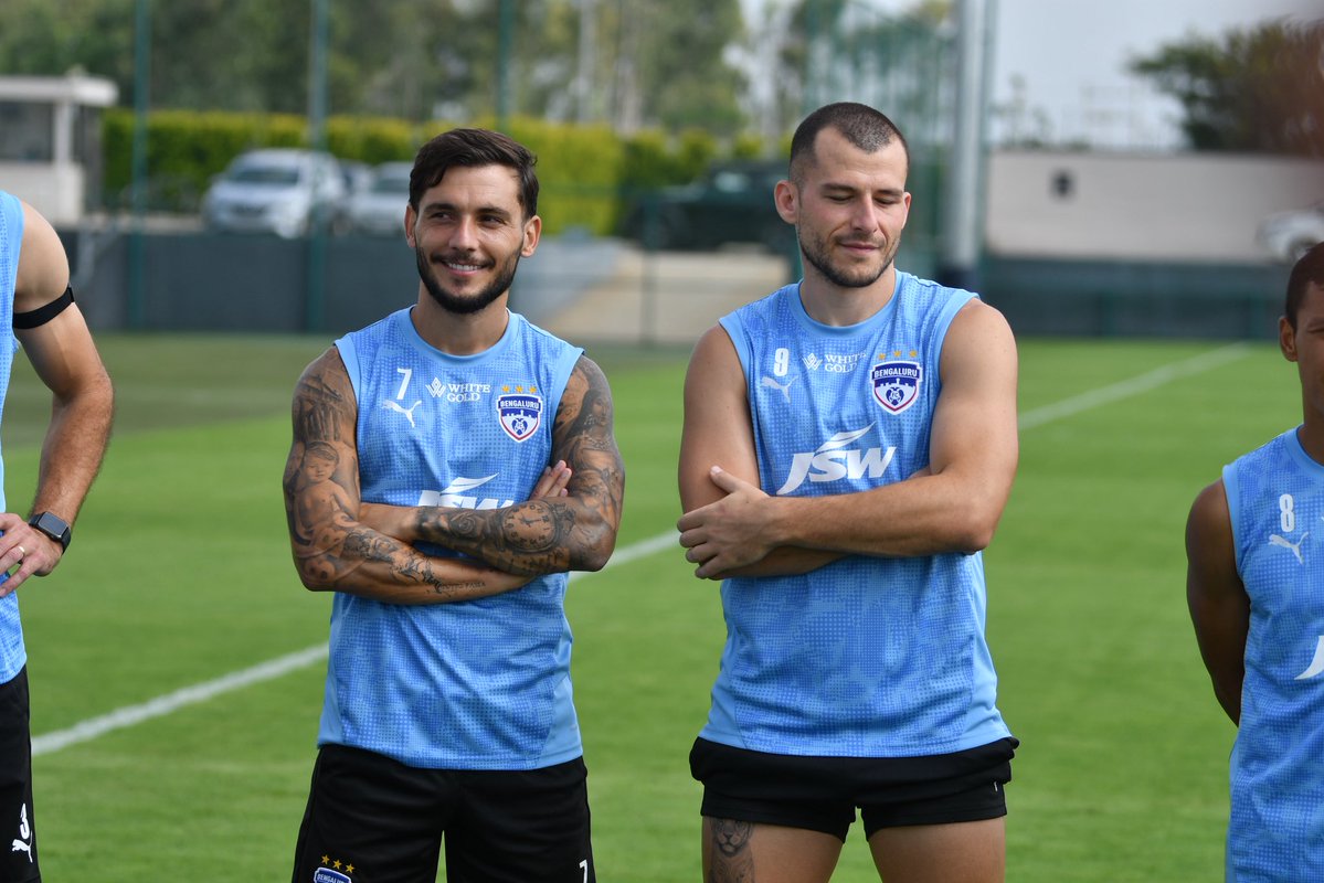 borjamartinezg's tweet photo. Training hard @bengalurufc https://t.co/0P0NCgA5vU