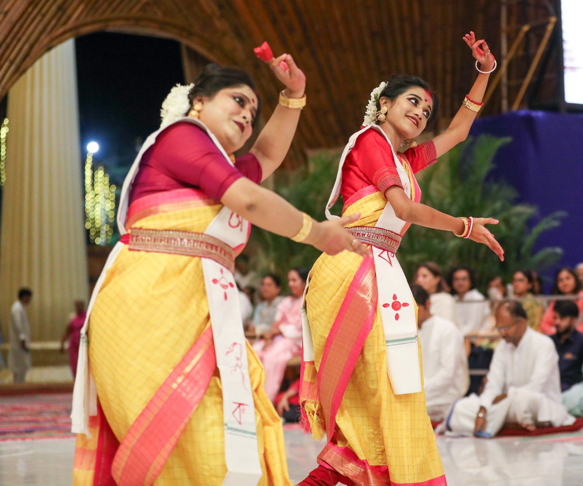 Gurudev's tweet photo. The Sikkim and Bengal Mahotsav was celebrated at the Bengaluru Ashram, showcasing their rich traditions. https://t.co/3hGmfRNAf4