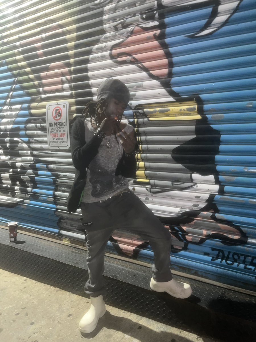 geekinovation's tweet photo. #RGL #KULTLIFE #NYFW https://t.co/hUDEHLeKHi