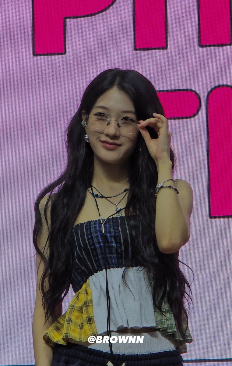 BrxwnnwxrB's tweet photo. 260913 🐶

#이서연 #YSY https://t.co/J0saeFN0RT