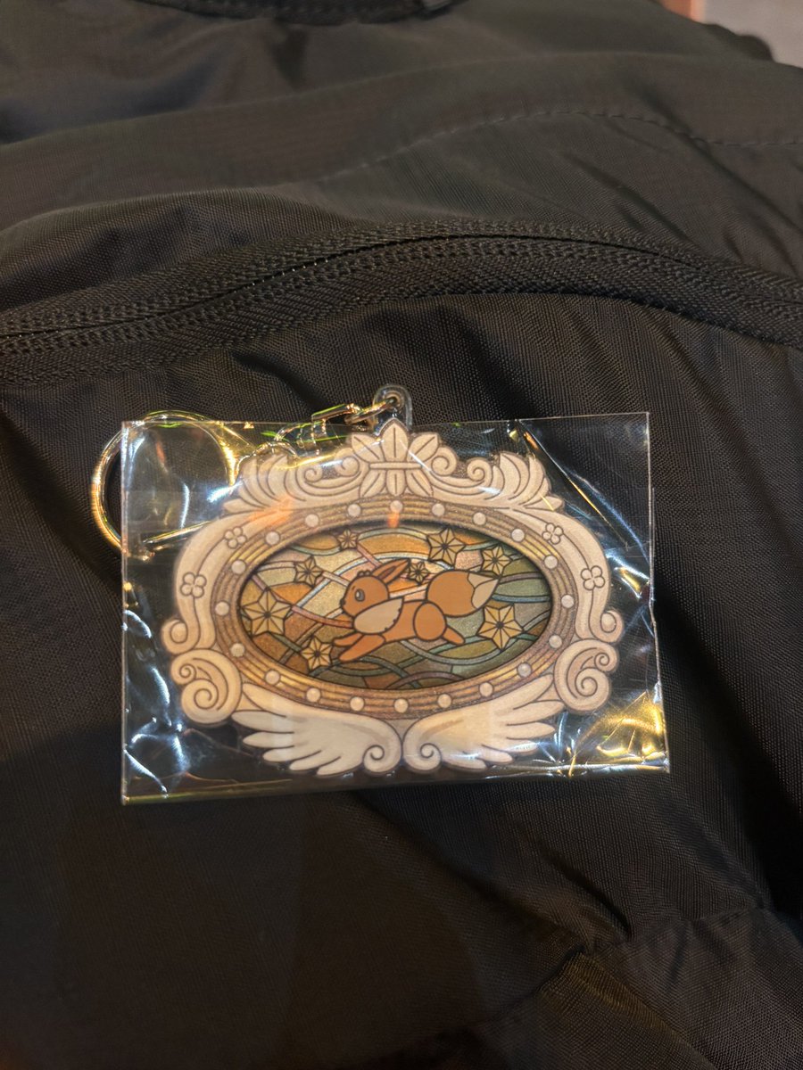 b_npwb's tweet photo. 【交換希望】
ポケモン　ポケパーク　アクリルキーホルダー　ブイズ
譲　イーブイ
求　進化系誰でも
本日ポケパーク内交換希望です
よろしくお願いします https://t.co/AeLg2Ugm6i