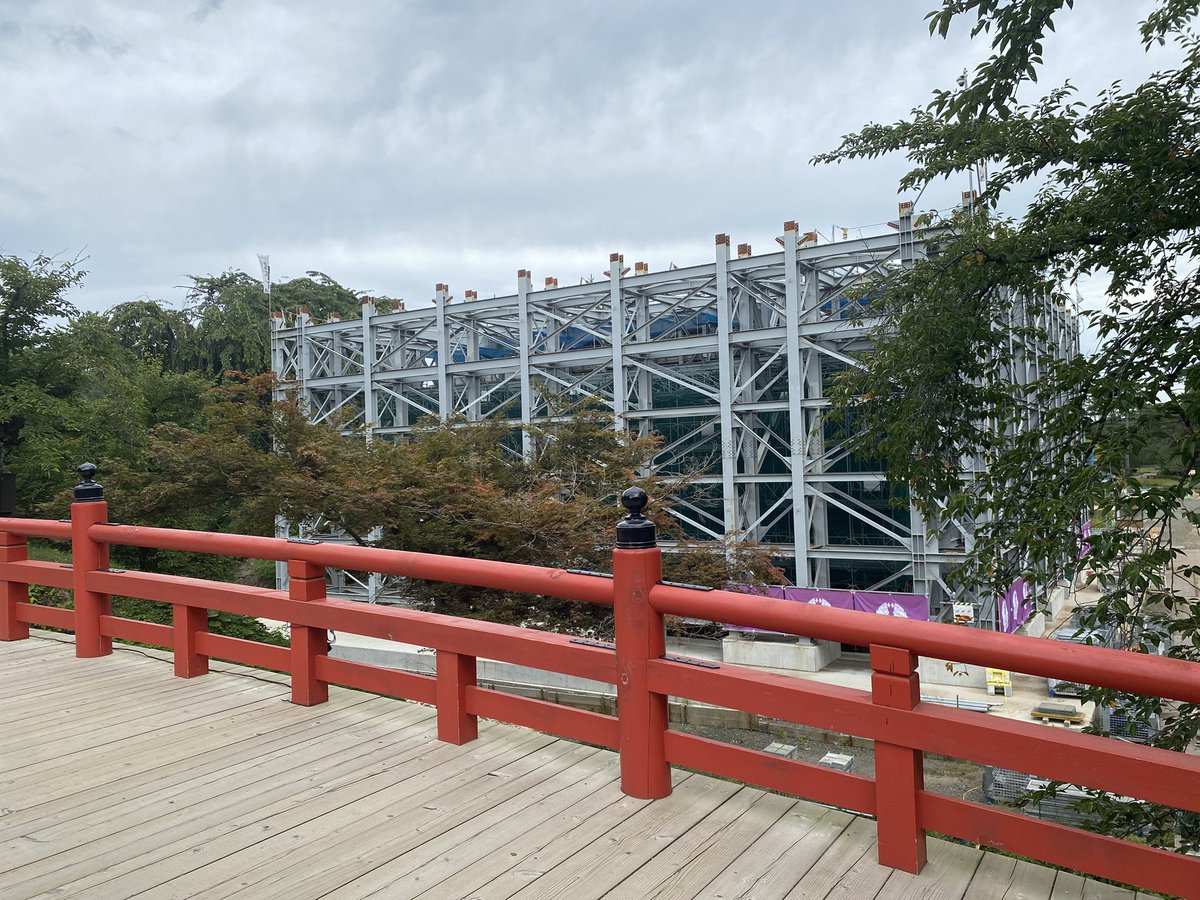 kiimakuma's tweet photo. 弘前へ。
今回は、秋田県鹿角公演もあり、2公演でした！
何気に秋田県には初上陸😎

弘前城は天守閣を移動中🏯
濃密な時間を過ごせました！ https://t.co/ZAnLxXUt7F