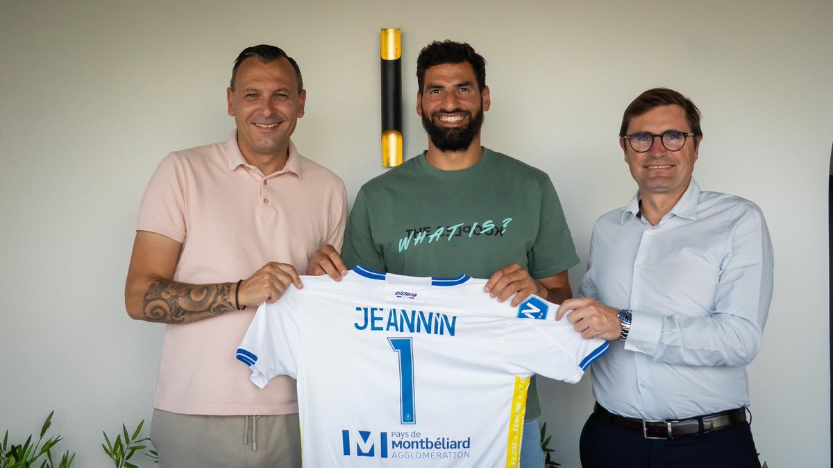 Gio_MJ40's tweet photo. 🗣 Mehdi Jeannin : "Le maillot du FC Sochaux-Montbéliard peut être couvert de boue, de larme, de sueur ou même de sang, mais jamais de honte."

💛💙 https://t.co/DleBCUfBjb