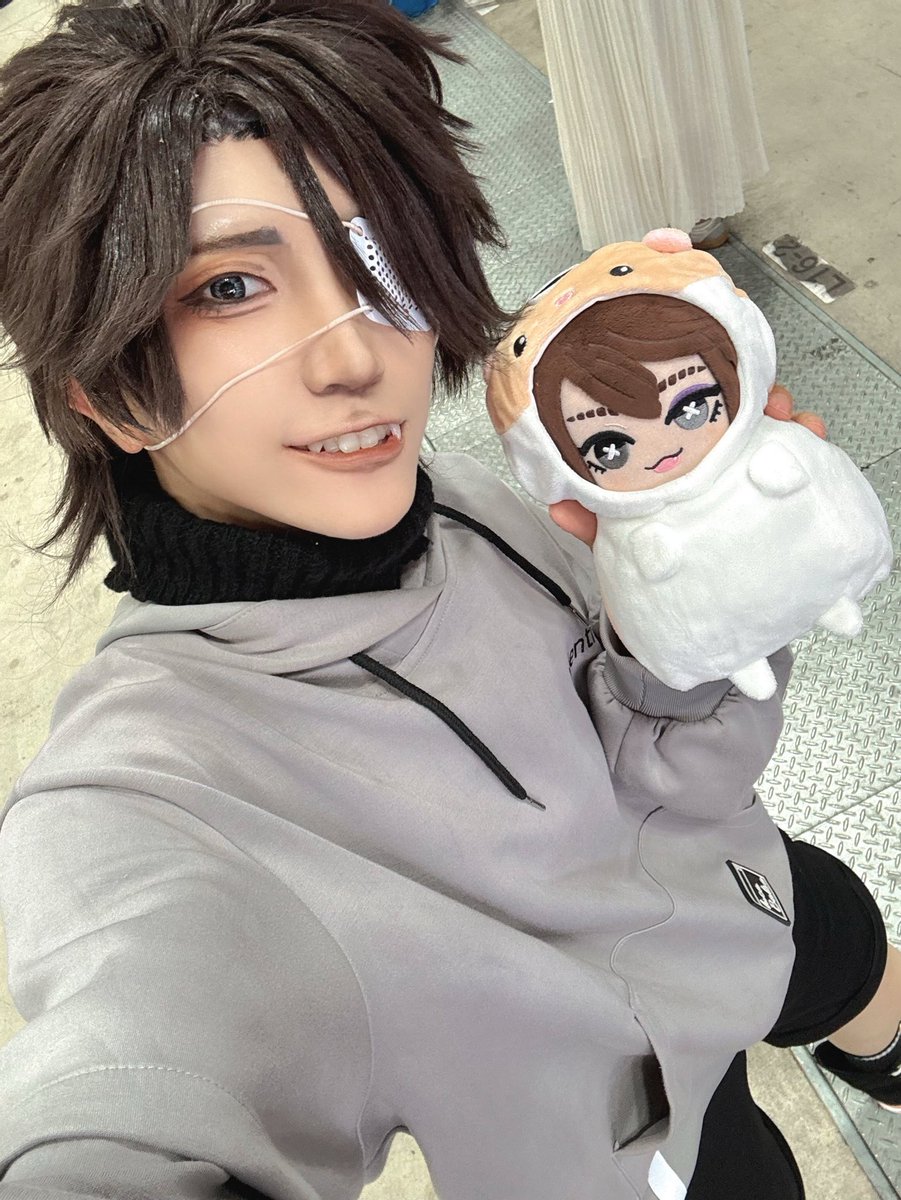 manpuku_nyaacus's tweet photo. 残ハルありがとうございました〜！
写真集いっぱい手に取ってもらえて嬉しい☺️
ポスカと写真集余部は後日通頒に回します〜！
匂わせ先生と！ https://t.co/K9hNInplX2