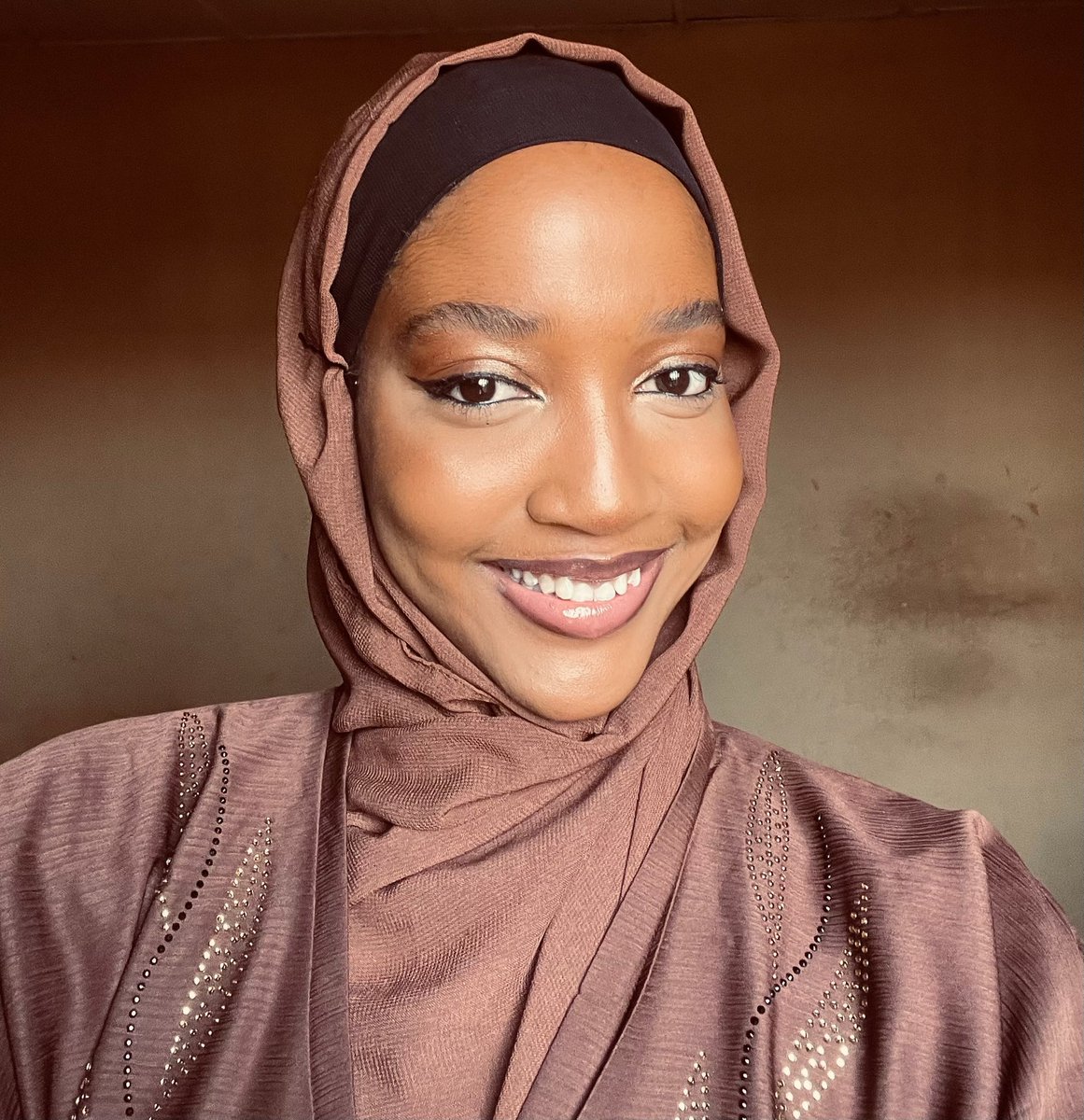 blue_thopia's tweet photo. Happy Sunday, Blueprints 🤗 

As you head to church today, please remember Bluethopia in your prayers. And to our Muslim Blueprints attending Asalātu, please remember our girl in your duas too🤲🏽💙

Pray for her protection, good health, peace, strength and favour. May no evil come near her, may every evil eye be rendered powerless, and may God continue to guide and preserve her throughout this journey.

May she be surrounded by grace, covered by divine protection and kept safe from every harm, seen and unseen. 🙏🏽💙

Let’s cover our girl in prayers today.
God’s protection over Bluethopia, always🙏🏽 📿 

#Bluethopia 
#BBnaija