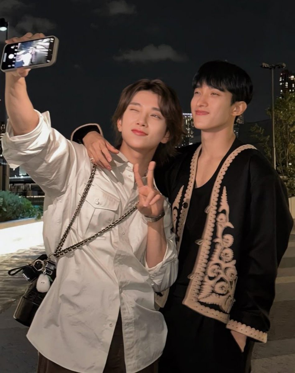 schyalala's tweet photo. ; seoksoo local au — edisi kangen seoksoo

Dika &amp; Jeremi —kakak fk ntik dan berondongnya

© Schyalala https://t.co/RJo0XYftNp