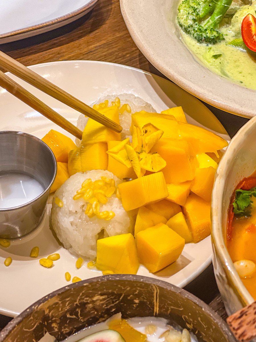 AprilD4689's tweet photo. Craving something exotic Try this creamy Tom Kha Gai—Thai coconut chicken soup with zesty lemongrass and kaffir lime, pure comfort in a bowl! https://t.co/D0kQ0V0xQd
