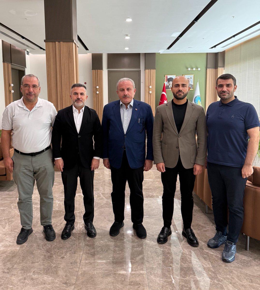sercandelice01's tweet photo. Adana programlarını tamamlayan Türkiye Büyük Millet Meclisi 29. Başkanımız Sayın Prof. Dr. Mustafa Şentop’u havalimanından uğurladık.

Şehrimizde ağırlamaktan onur duyduğumuz kıymetli Başkanımıza nazik ziyaretleri ve samimi sohbetleri için teşekkür ediyorum. https://t.co/8LERgQlmeS
