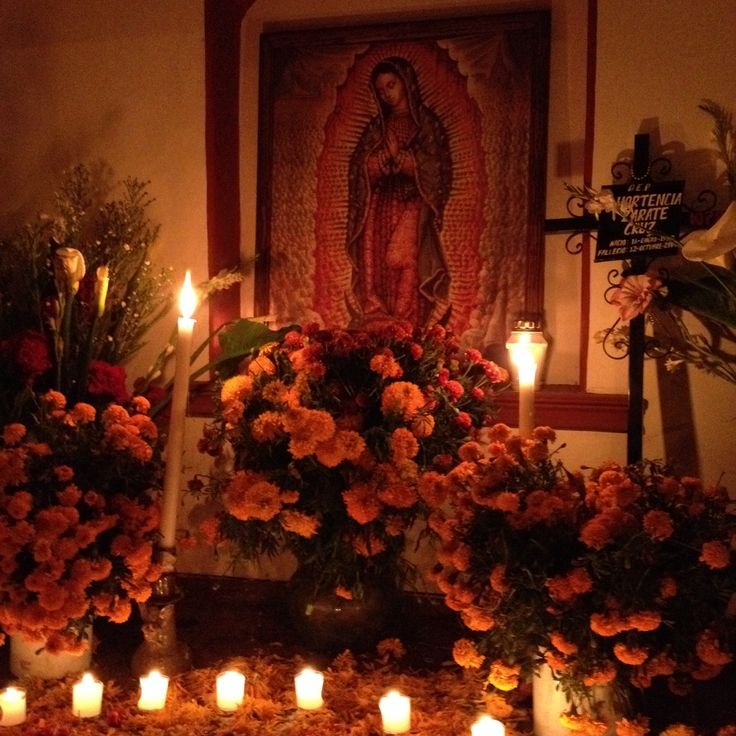 starrgazi's tweet photo. Otra cosa de orgullo mexicano son las tradiciones que alberga el país, entre ellos el reconocido día de muertos donde se celebra y deja comida para que nos visiten aquellos que ya no se encuentran entre nosotros. https://t.co/fdyZtA24nX
