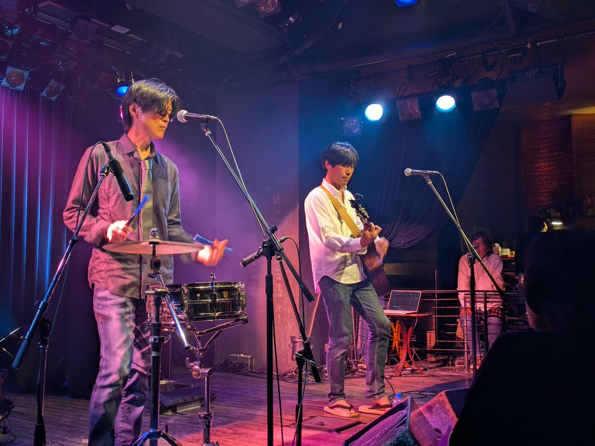 qoomonta4you's tweet photo. 5月から楽しみにしてたライブに🤗
このおふたりはどこまで
楽しませるを追求してるのか🤔
初めての時も思ったけど
確実なる演奏力があるからね
みんなぜひ行くべし
この数ミリでもこんな鮮やかさを
とりいれられたら…
いつかワンマンのときに
#SELLPICO
#南青山マンダラ https://t.co/Rs5L4FFTW3