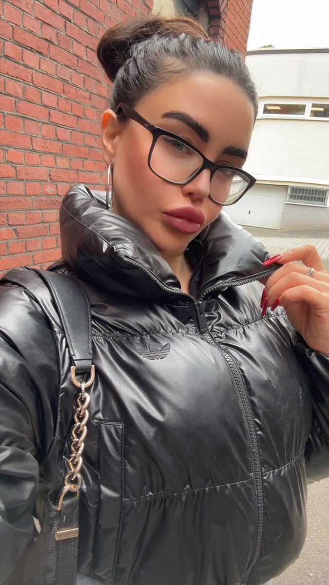 CandyPain0707's tweet photo. Guten Morgen, Findom! 💳🔥 https://t.co/C9hK52ikwe
