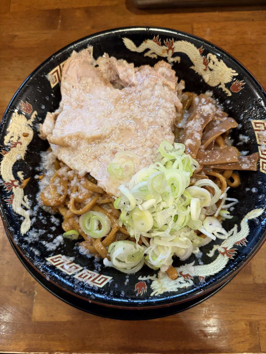 sienmatu's tweet photo. 安曇野市三郷
麺とび 六方 エルサあづみ野店　
背脂ブラック油そば
74杯目 https://t.co/TuWPlyj4dF