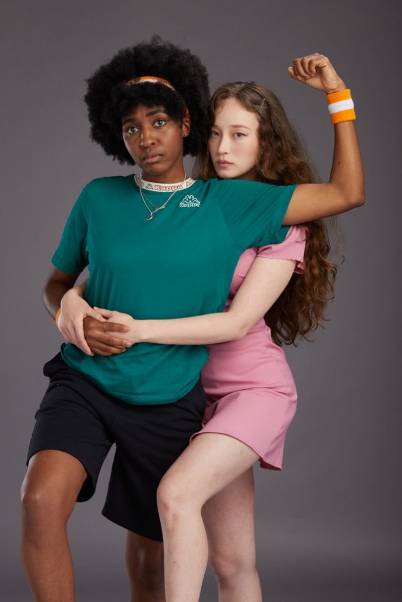 lesbelivet's tweet photo. this generational lesbian serve https://t.co/8nXqrwHGq1
