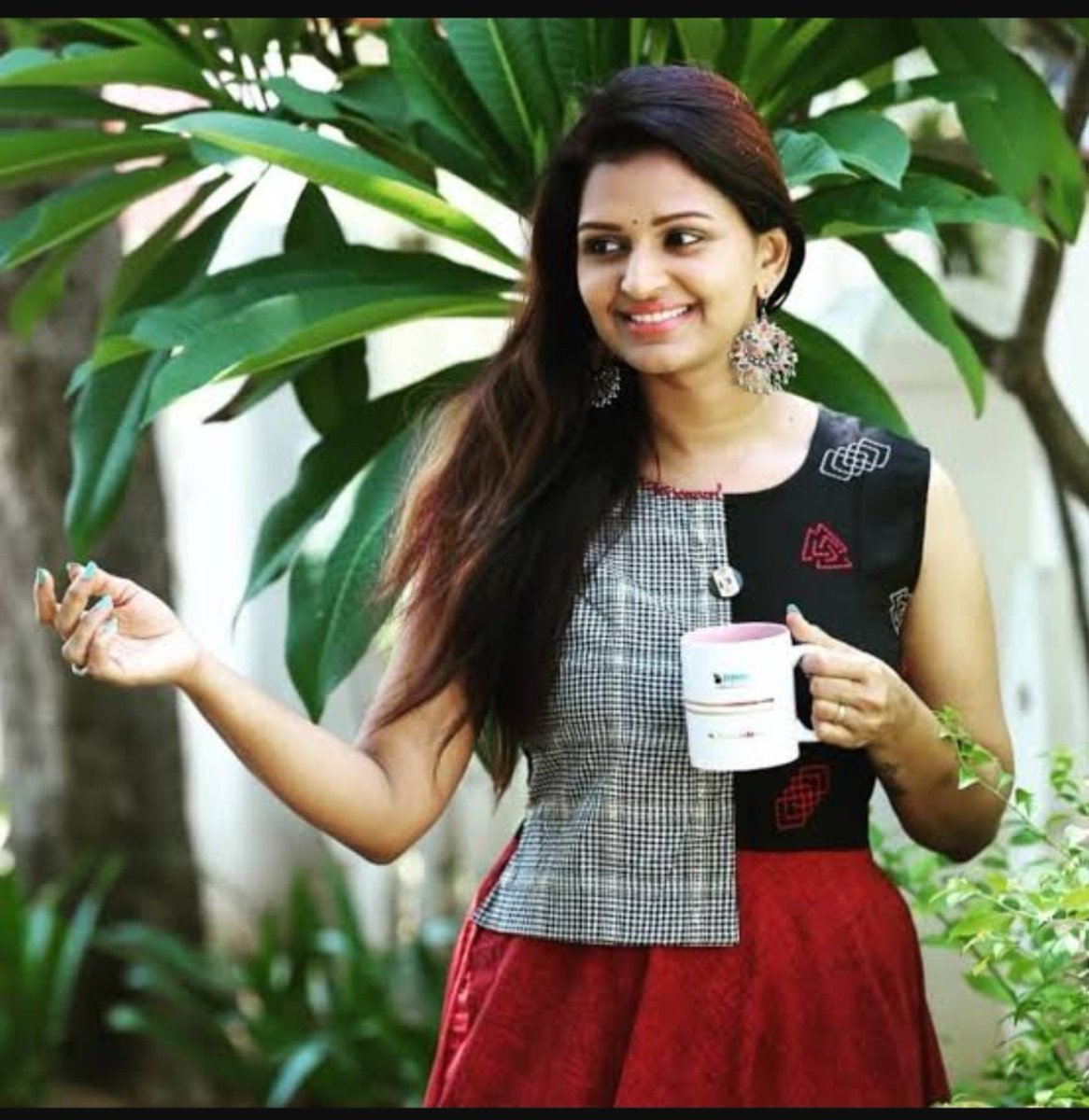 ssv__remo's tweet photo. Welcome #aananthi ❤️🙌
Vijay tv dancer & serial & movie actress
Good entertainer
Welcome to #biggbossTamil #biggbossTamil #biggboss #keeripulla https://t.co/BAyn8jEsum