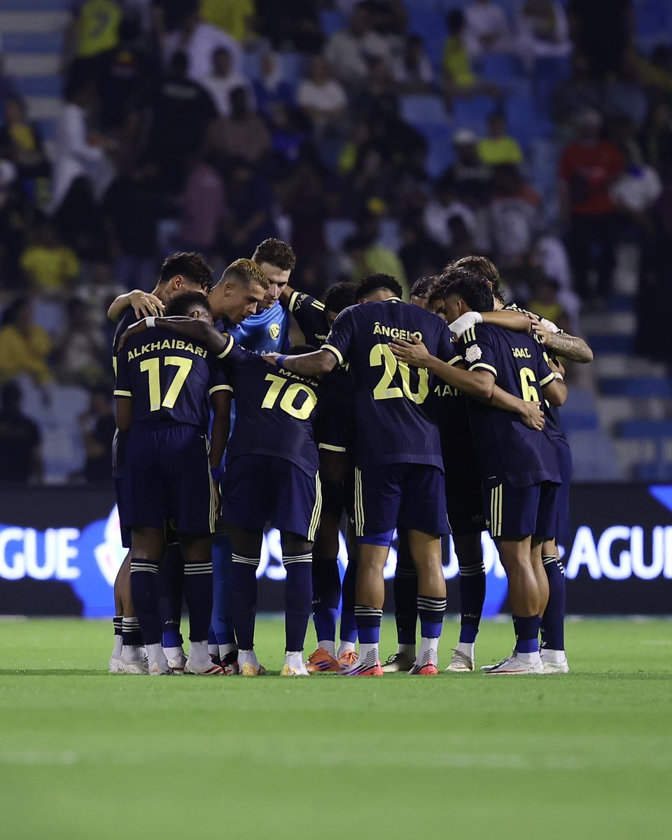 Cristiano's tweet photo. We keep pushing. Together. 💪🟡🔵 https://t.co/ogpcvdLNfa