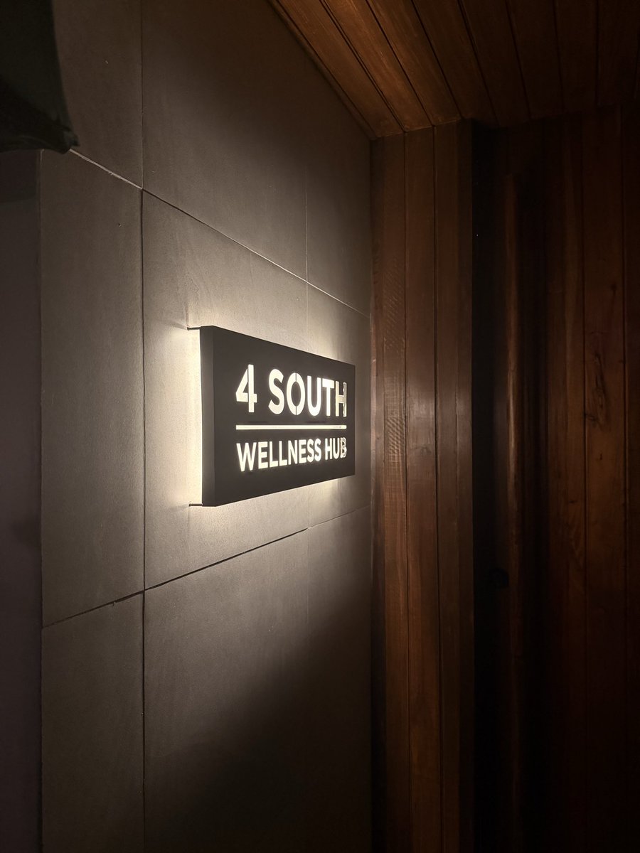 TTiryad53069's tweet photo. Just a moment of self-reflection. @4southhub @4southupdates https://t.co/DylP3kWeZx