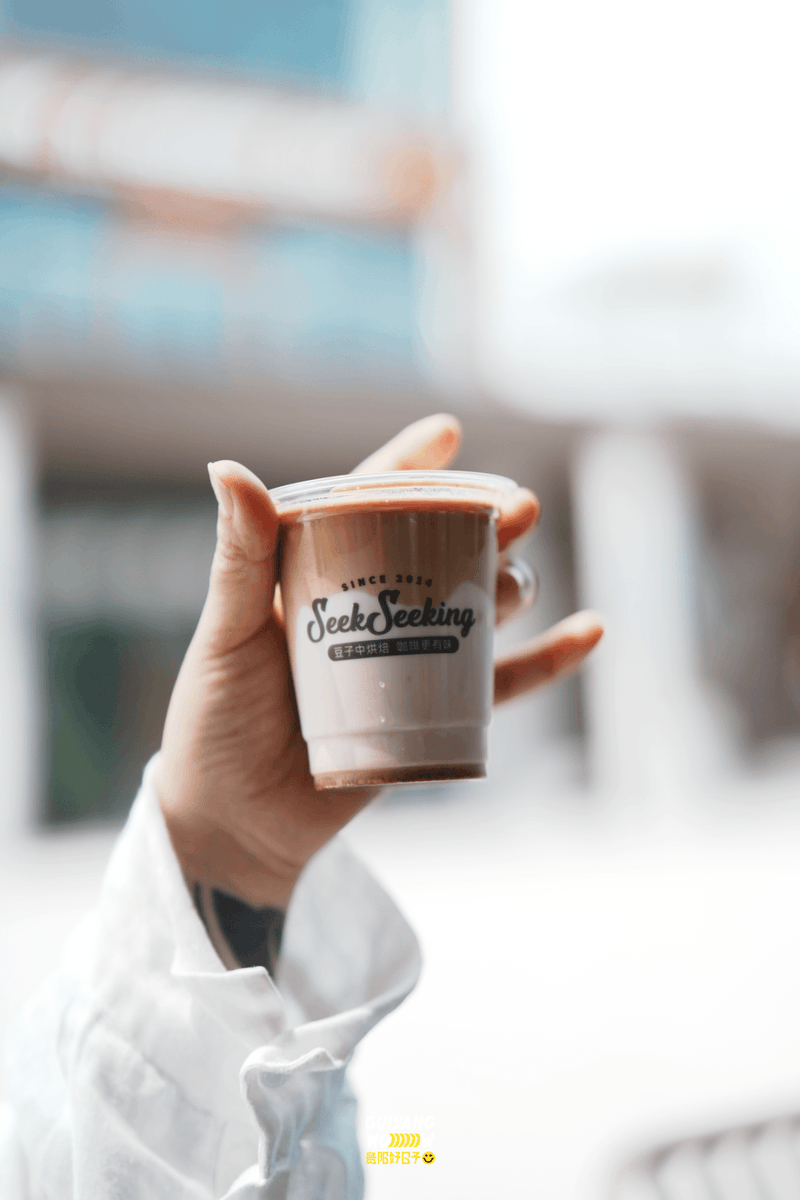 LorisReverez's tweet photo. Hey buddy, I got you your favorite iced coffee—catch you after class in 10 mins! https://t.co/YVhTQZR5Ll