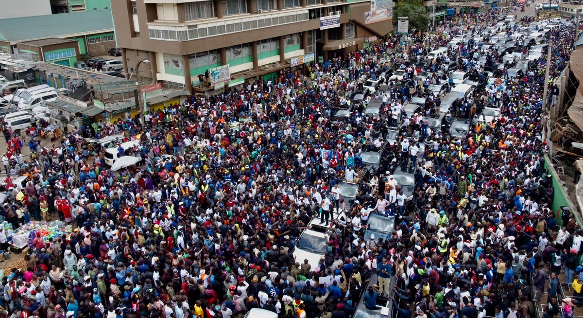 edwinsifuna's tweet photo. Making our way through the CBD…tumepita Marikiti tunakuja https://t.co/8CpW96VcM9