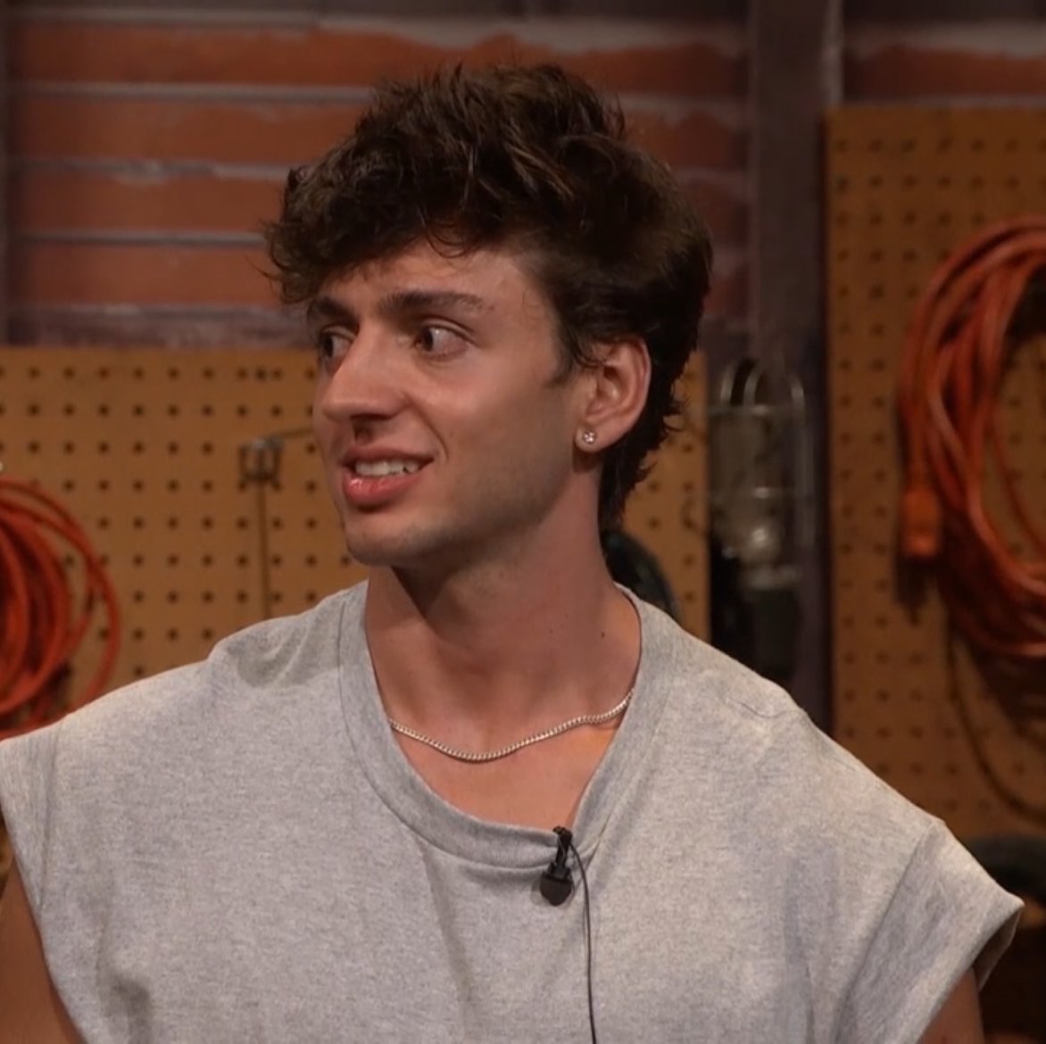 89razorskate20's tweet photo. Really smart move by Drew to get Yash to take this deal, just secured his spot in Final 6! #BB28 

Do we think Drew will honor his deal? https://t.co/26RLHAWdeC