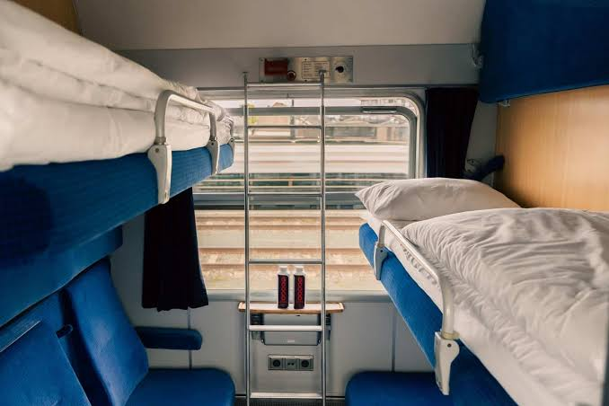 uecna_eu's tweet photo. Today there will be actions across Europe calling for night trains not night flights. We reprint a fascinating account of a trip on the new Milan to Brussels night train: https://t.co/GosLgFa4EN https://t.co/f5QmFCR1Qf