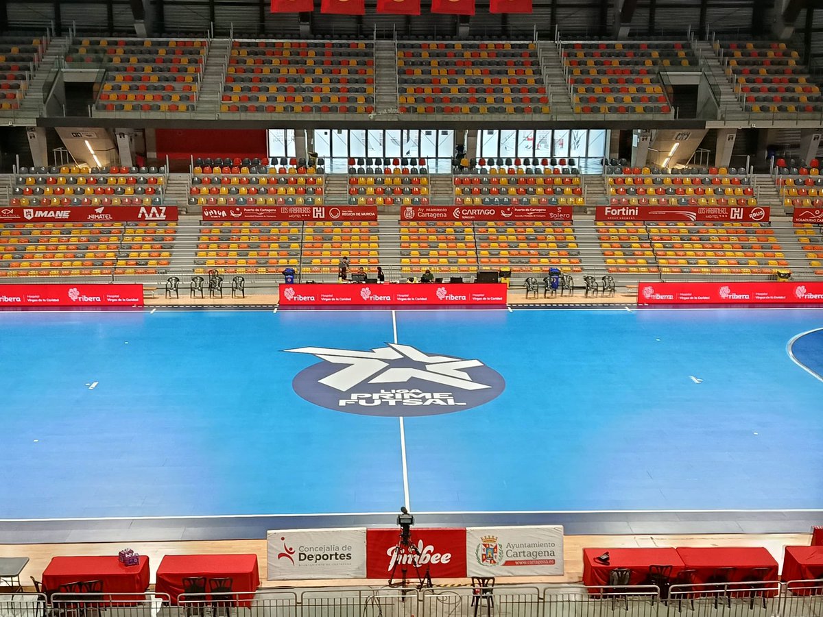 ligaprimefutsal's tweet photo. Pista azul 𝐜𝐡𝐞𝐜𝐤✅ 

💥 Todo preparado para vivir el @JimbeeCartagena - @ClubInterFS. 

👀🔥 ¿Tenéis ganas?

📺 A las 12:45, en directo, en @teledeporte.

#LigaPrimeFutsal. https://t.co/auOjB29WpJ
