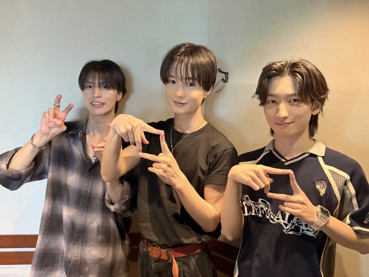 ICEx_official's tweet photo. ／
#TOKYOFM サンデースペシャル
「We are ICEx!」
ありがとうございました！🎙️
＼

ICExから千田波空斗、筒井俊旭、中村旺太郎の3人で出演しました！

▼アーカイブ配信はこちら
https://t.co/GITaJjgYOu

@tokyofm #ICEx https://t.co/PIetHbP2LO