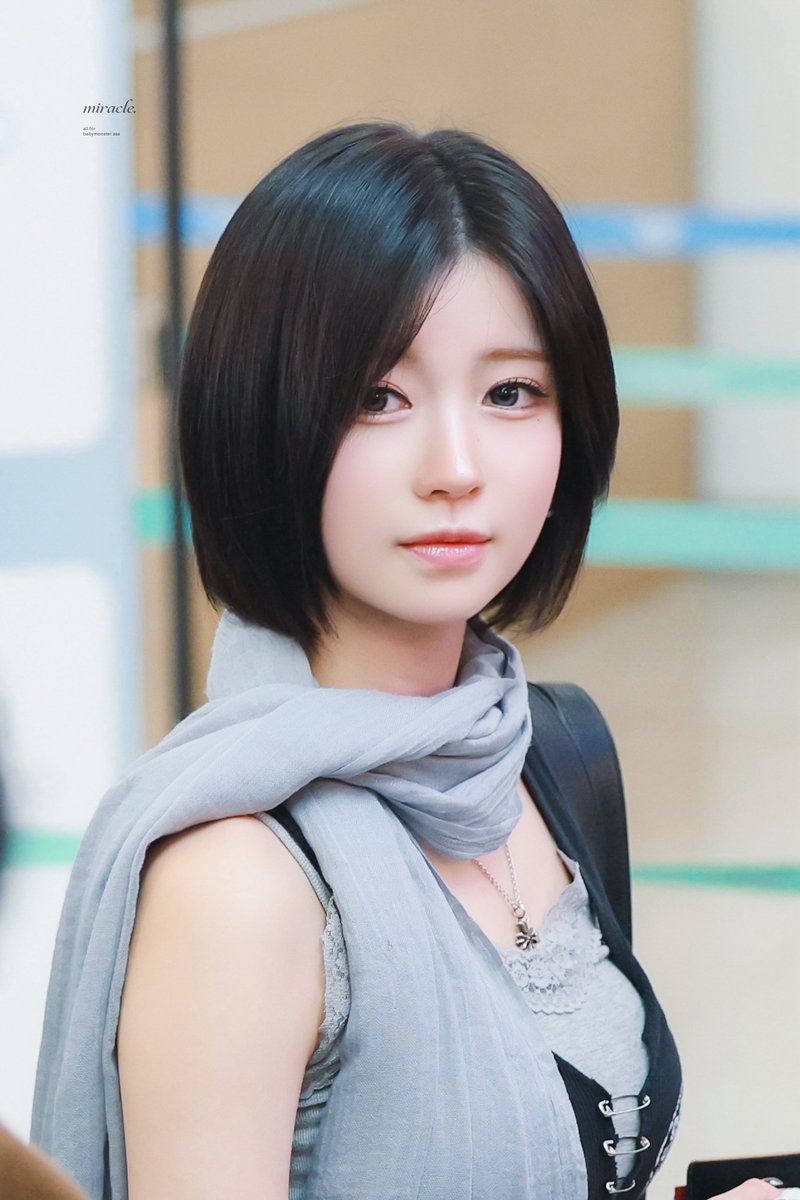 whiteAngell0009's tweet photo. アサちゃんのメイクでろかわでやばいです...ダークコアメイクがこの世で1番似合う。ホラゲから出できたみたいなスタイリング良すぎ... https://t.co/b33YxxaDYF